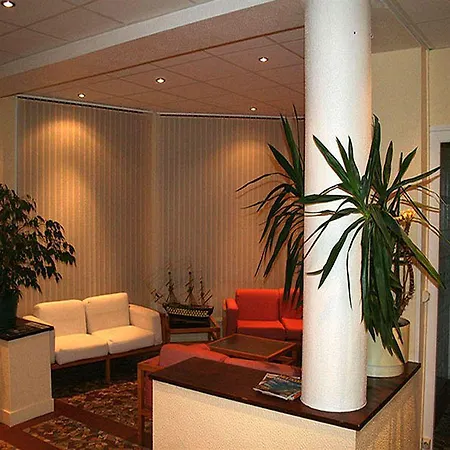 Single Fin & Hotell
