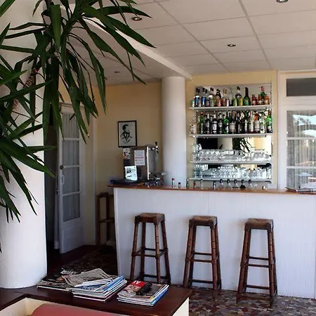 Single Fin & Hotel 2*