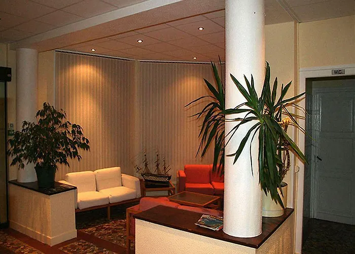 Single Fin & Ξενοδοχείο