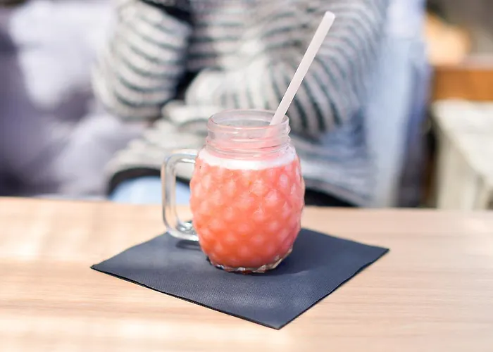 Ξενοδοχείο Single Fin & 2*