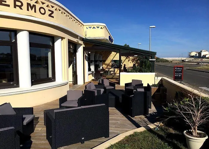 Single Fin & Ξενοδοχείο