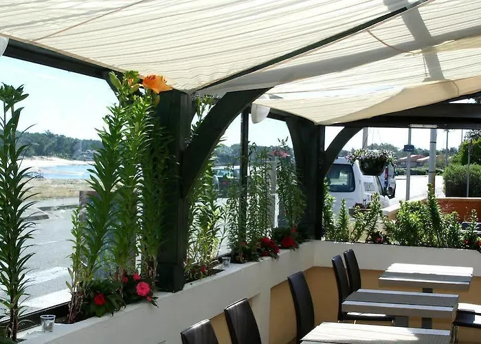 Single Fin & Ξενοδοχείο